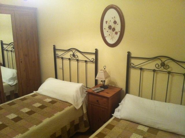 Pension A Cochera Ферроль Номер фото