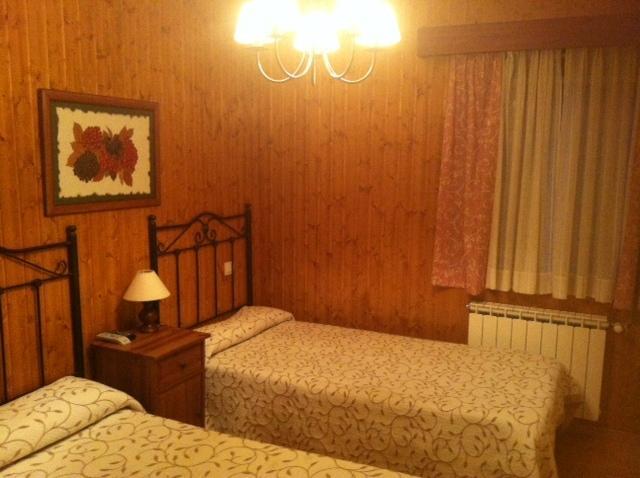 Pension A Cochera Ферроль Номер фото